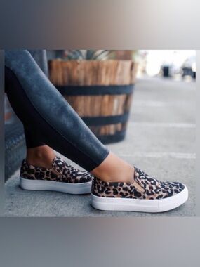 Steve Madden Mailer Knit Leopard Print Slip-On Platform Sneaker- Size 8